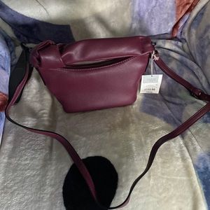 Beautiful brand new purse great shape!